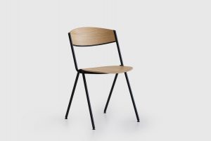 Minimum środków i maksimum komfortu – Krzesło Eke i fotel Algo